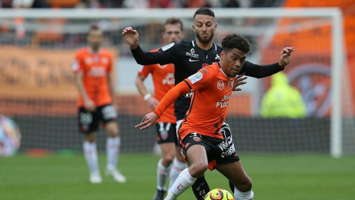 Julien Pounceau, con el Lorient.