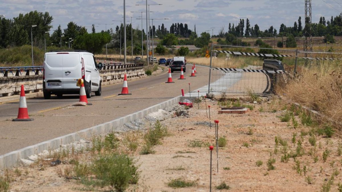 Obras de la humanización en la carretera VA-20