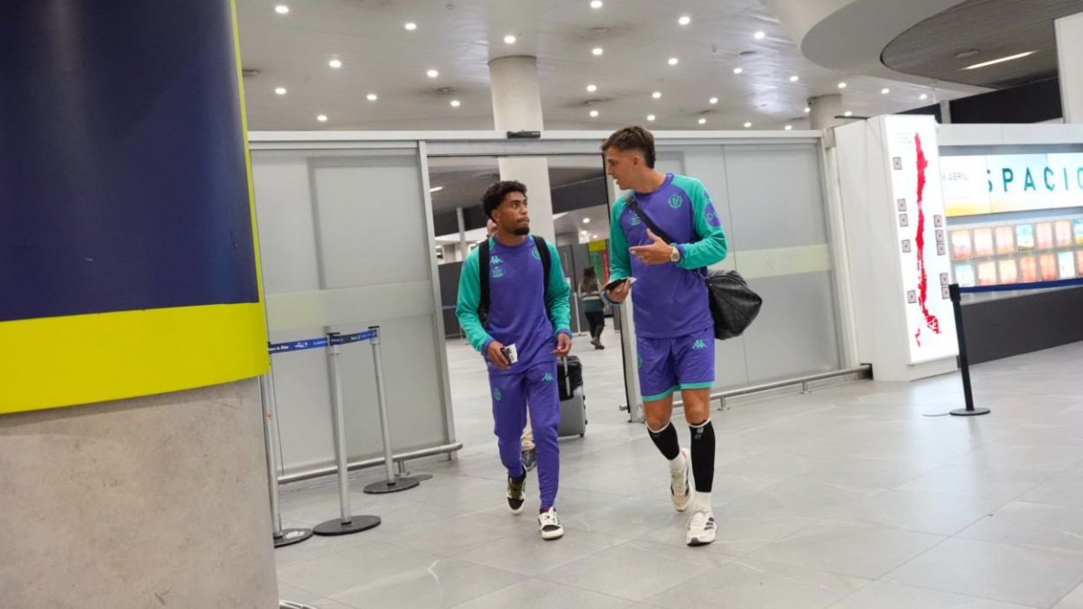 Alejo y Ponceau en el Aeropuerto Internacional Arturo Merino Benitez.