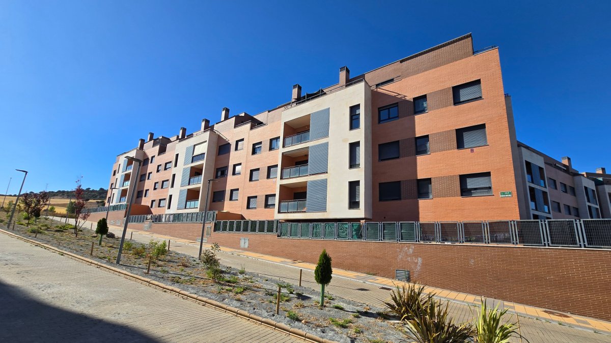 Urbanización Arroyovereda con okupas en Arroyo