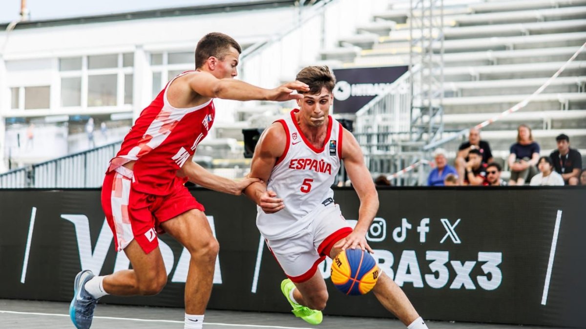 Juan García-Abril, con España U23 3x3.