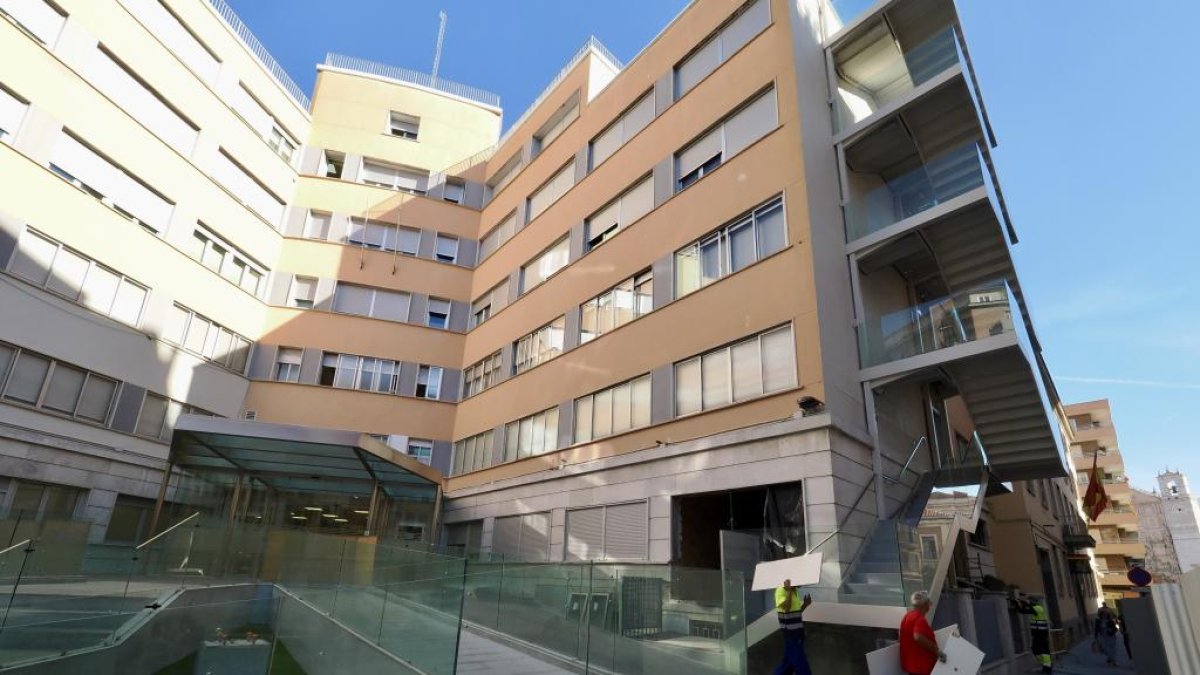 Nueva fachada del hospital Felipe II