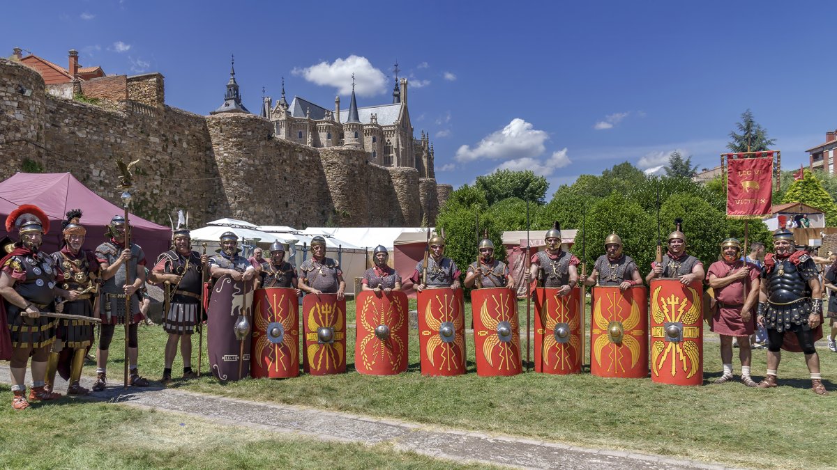 Marchas imperiales romanas toman las calles de Astorga