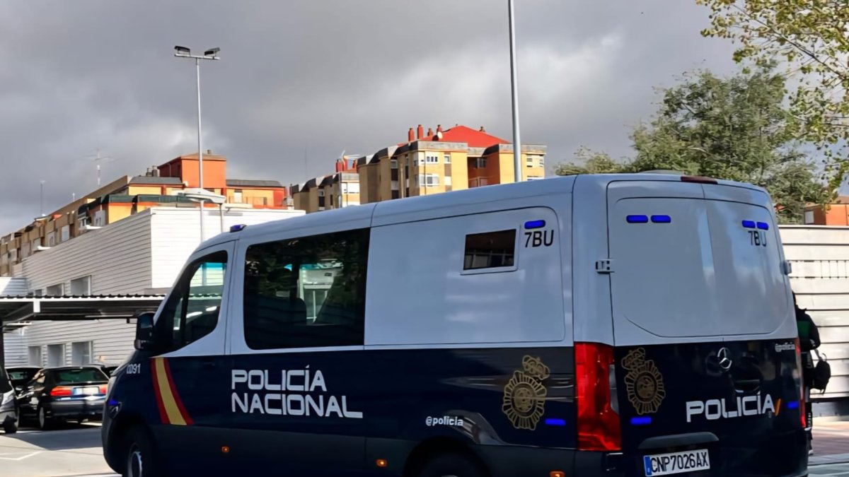 Furgón Policia Nacional