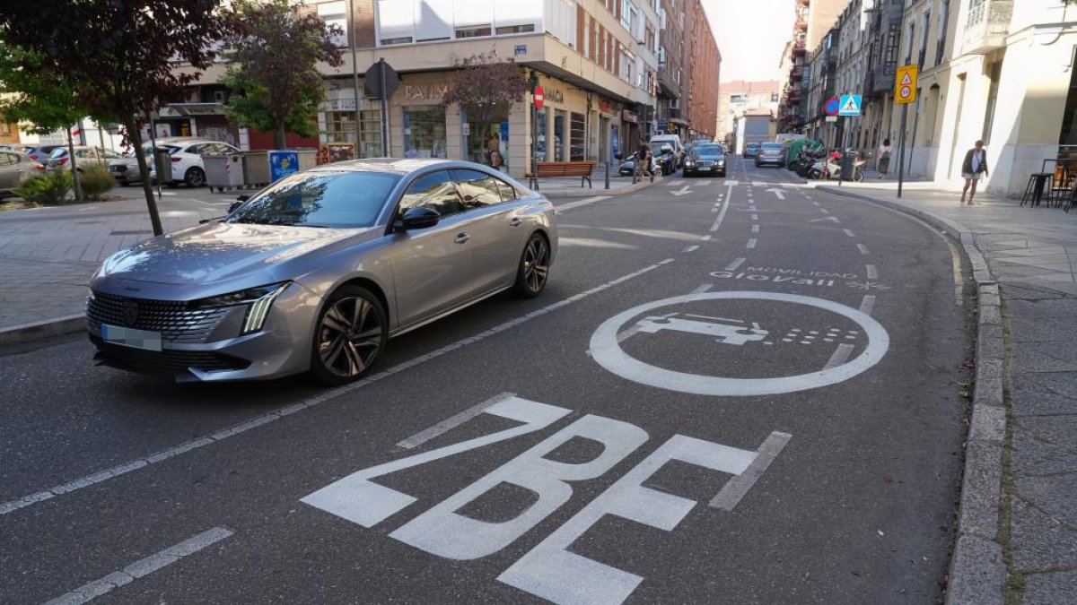 Marcas viables de la Zona de Bajas Emisiones en la calle Torrecilla