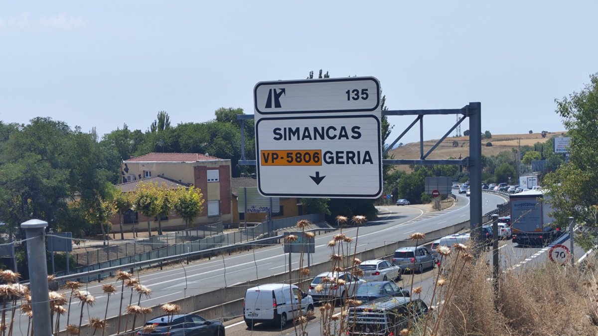 Retenciones en la A62 en Valladolid.