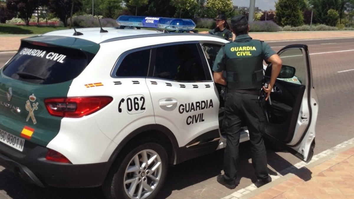 Imagen de archivo de una patrulla de la Guardia Civil de Valladolid.