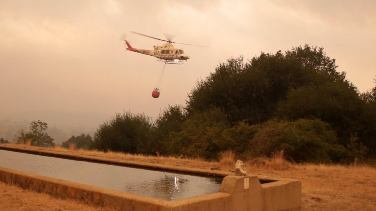 Dispositivo de extinción en Busnadiego y Piedras Albas (Lucillo, León).