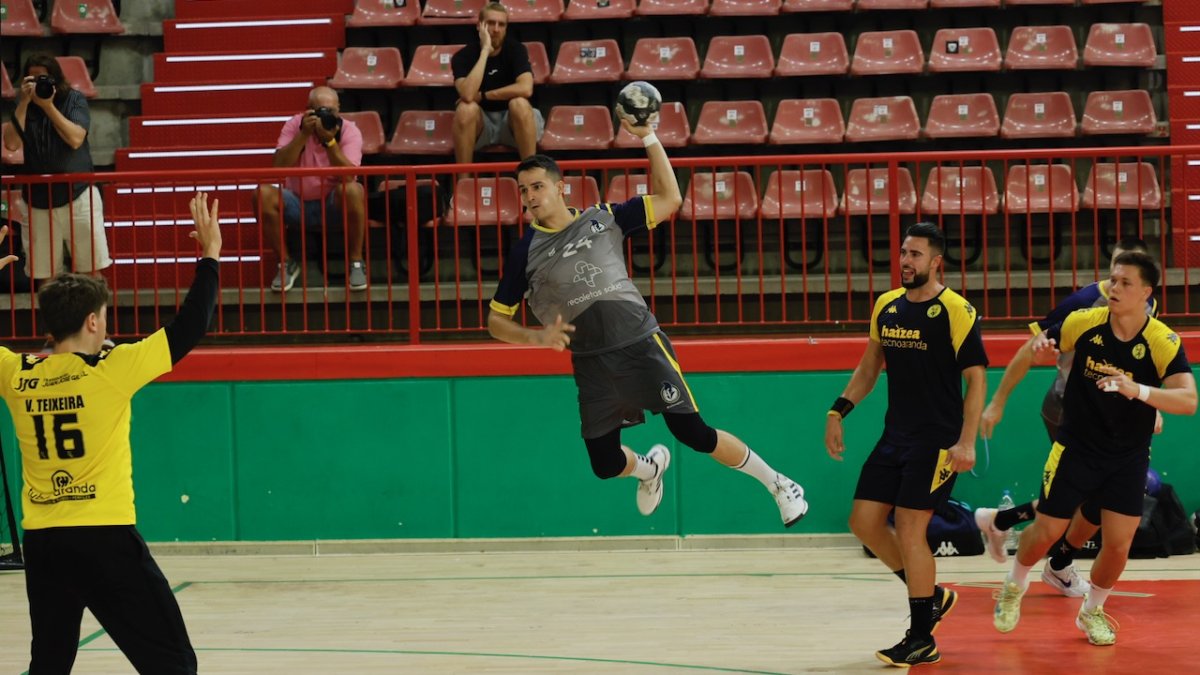 Jorge Serrano, con el Recoletas en pretemporada.