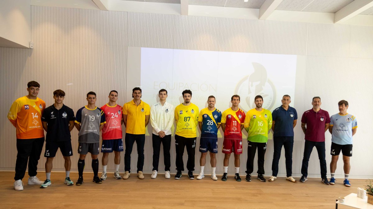 Presentación de las equipaciones y ropa oficial del Atlético Valladolid.