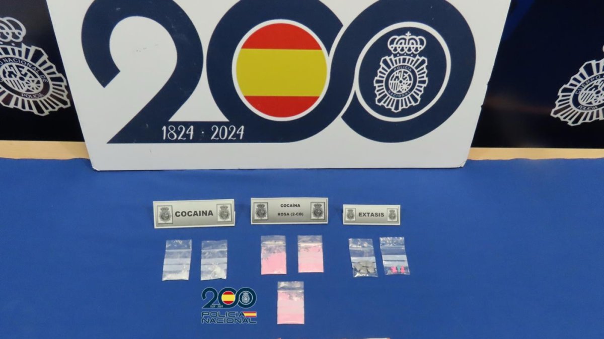 Imagen de las sustancias y el dinero intervenido por la Policía Nacional en Valladolid