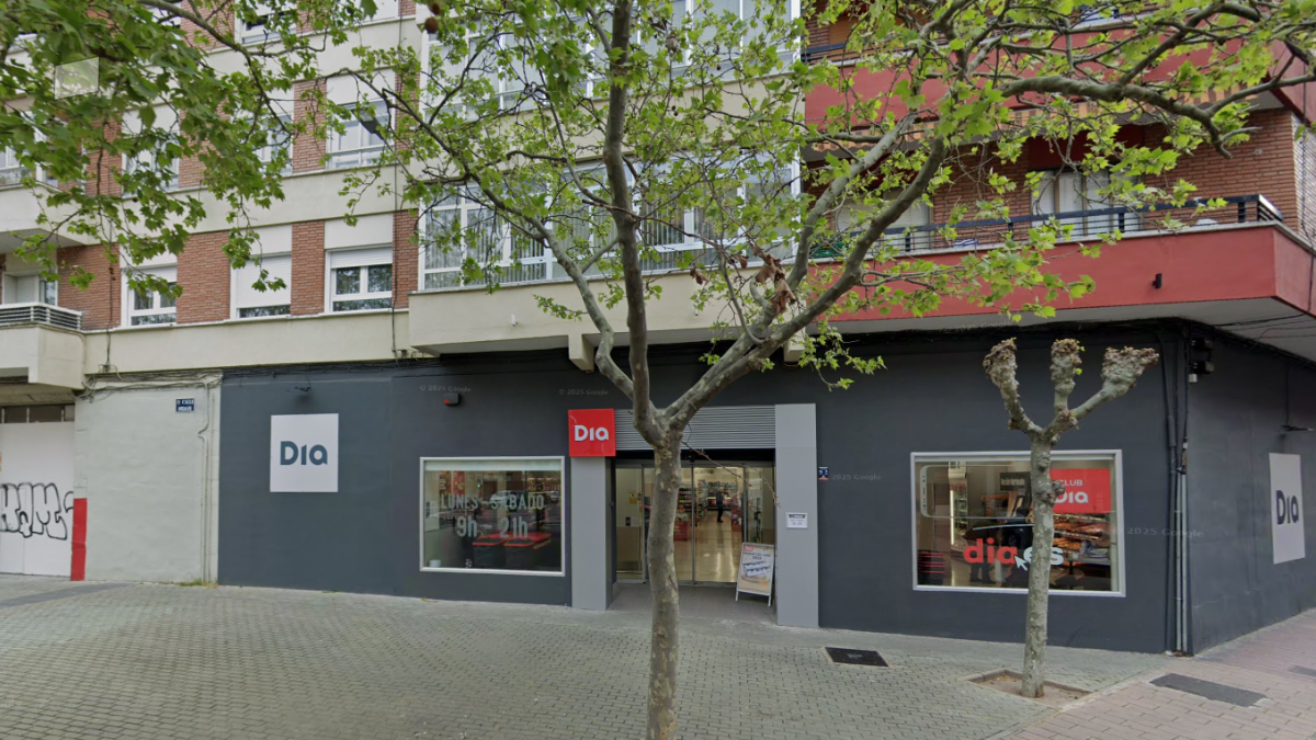 Supermercado en el paseo de Farnesio (Valladolid).