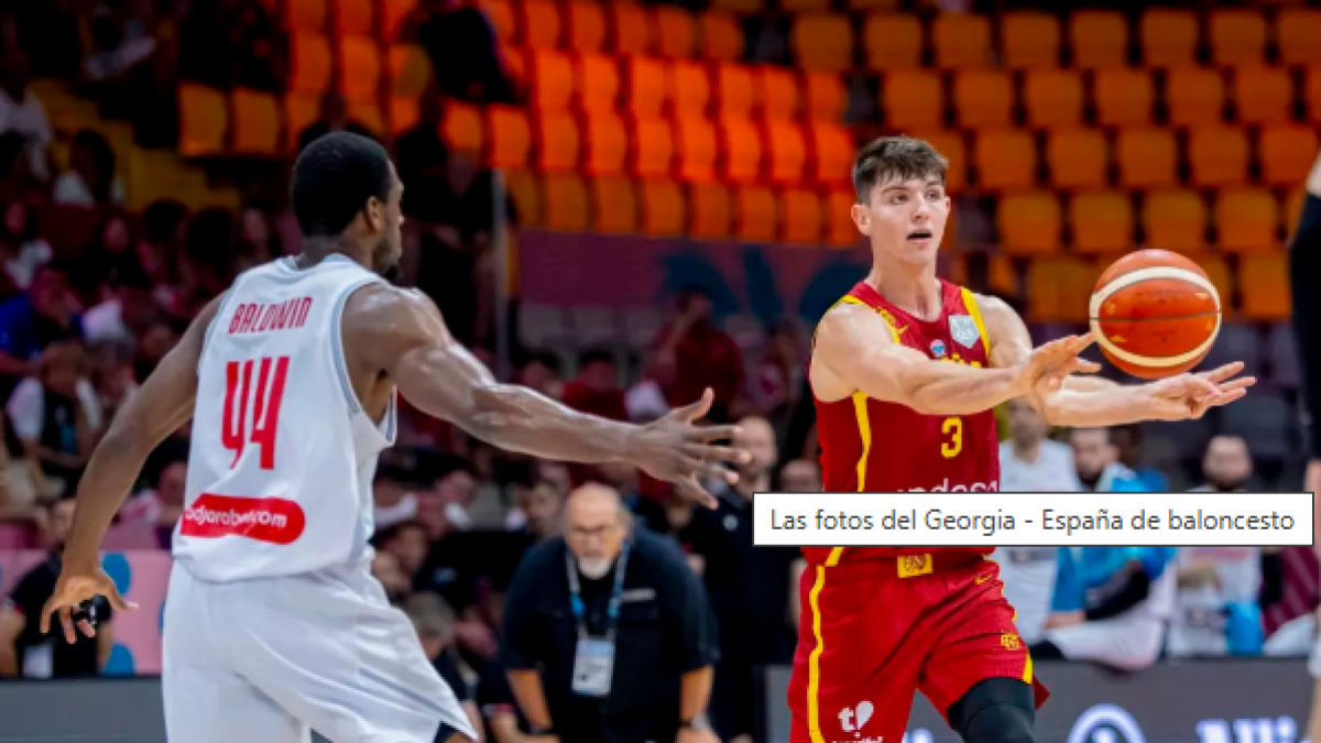 Sergio de Larrea en el debut de España ante Georgia.
