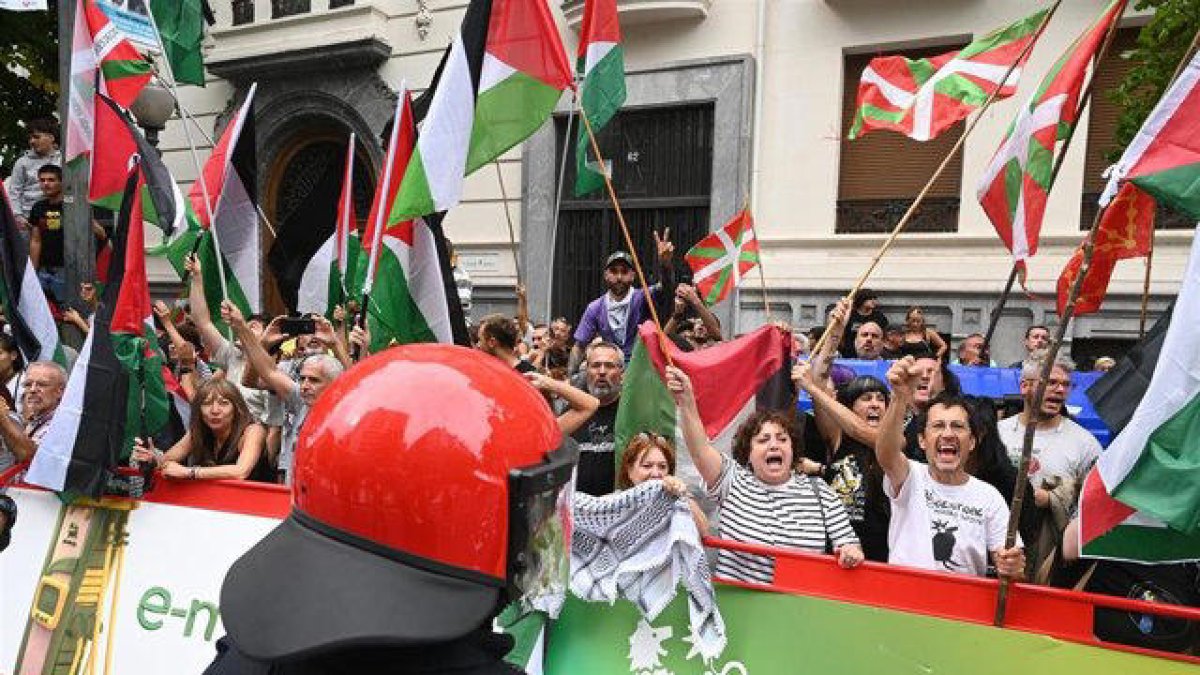 Protesta durante el final de la 11ª etapa de la Vuelta Ciclista a España.