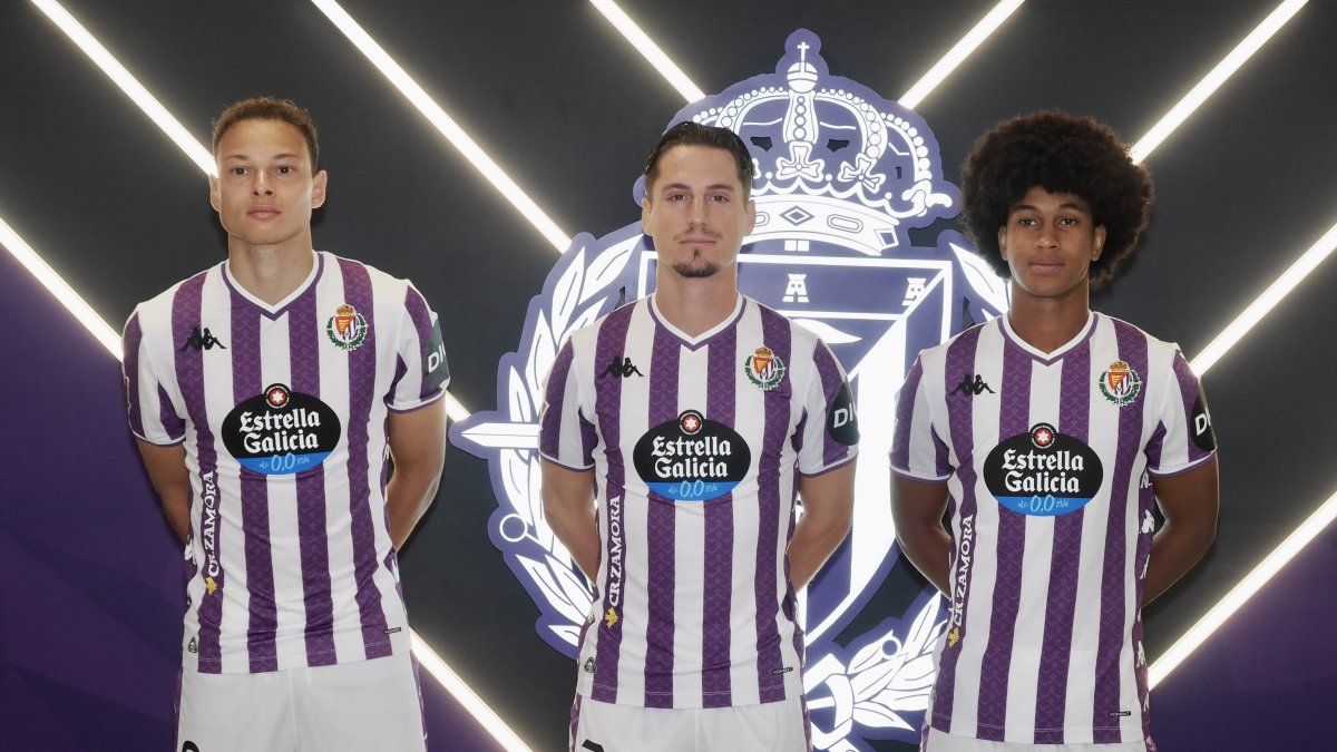 De izquierda a derecha: Lachuer, Tenés y Peter, presentados oficialmente como nuevos jugadores del Real Valladolid.