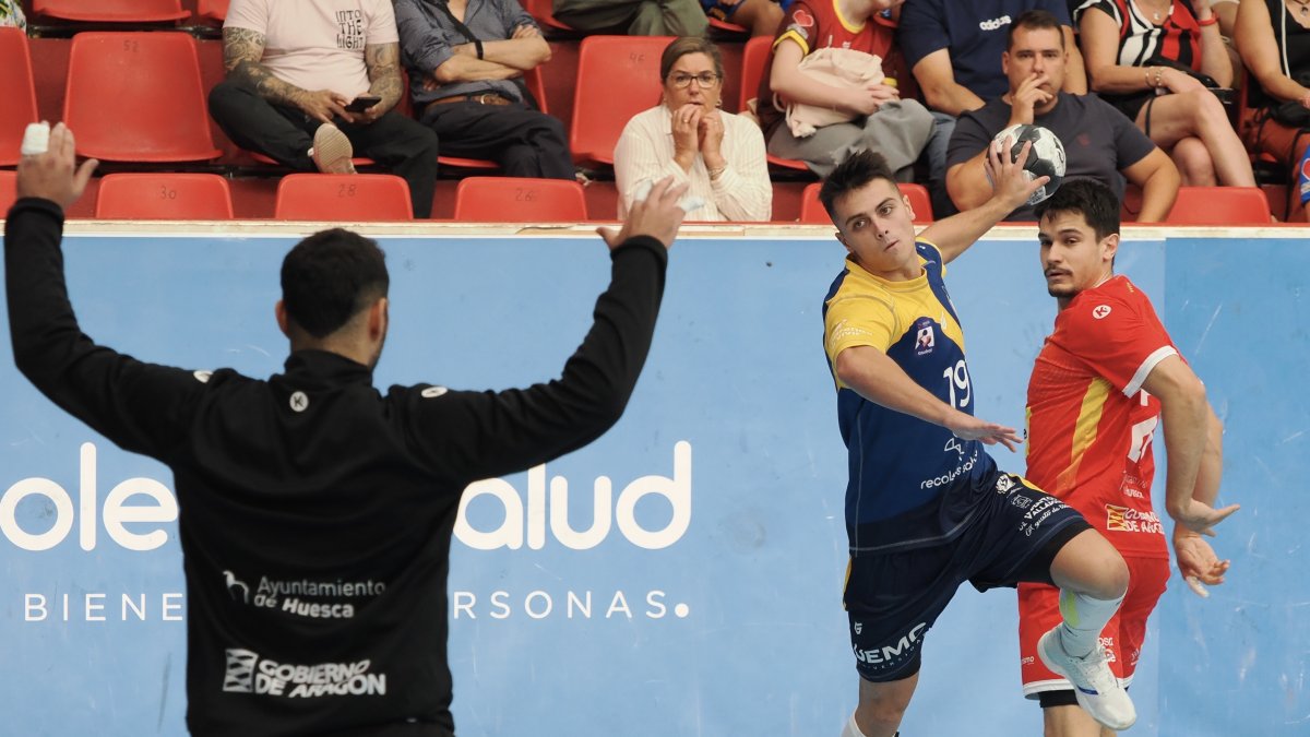 Imágenes del Recoletas Atlético Valladolid-Bada Huesca de la primera jornada de la Liga Asoba.l