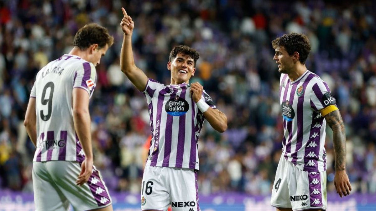 Maroto celebra su gol ante el Almería.