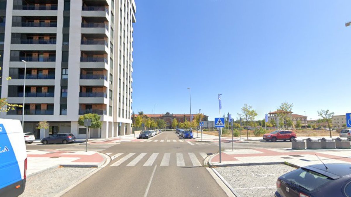 El cruce entre la calle Lecce con Orlando, en Valladolid