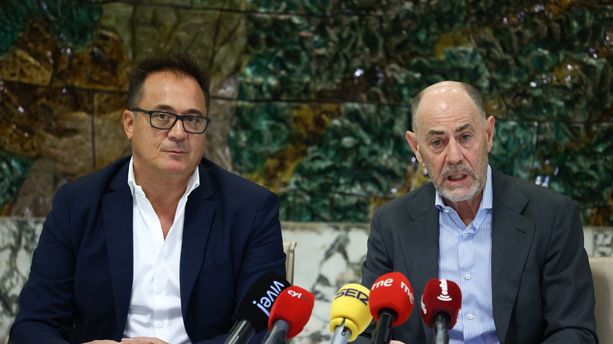 José Luis Domínguez, director general de la cooperativa, y Jesús Posadas, presidente de ACOR