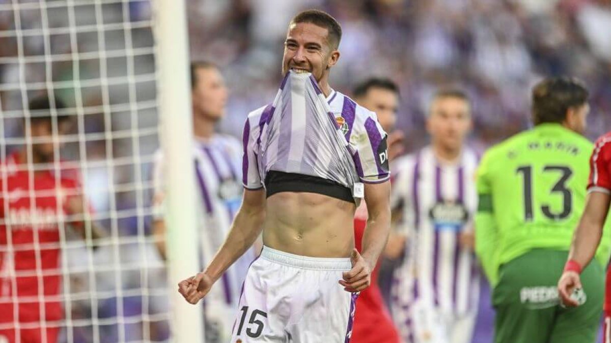 Pablo Tomeo se lamenta de una ocasión fallada.