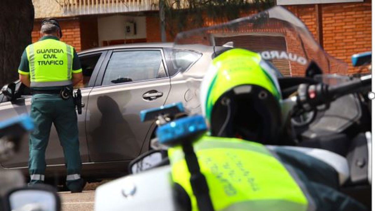 Efectivos de la Guardia Civil de Tráfico.
