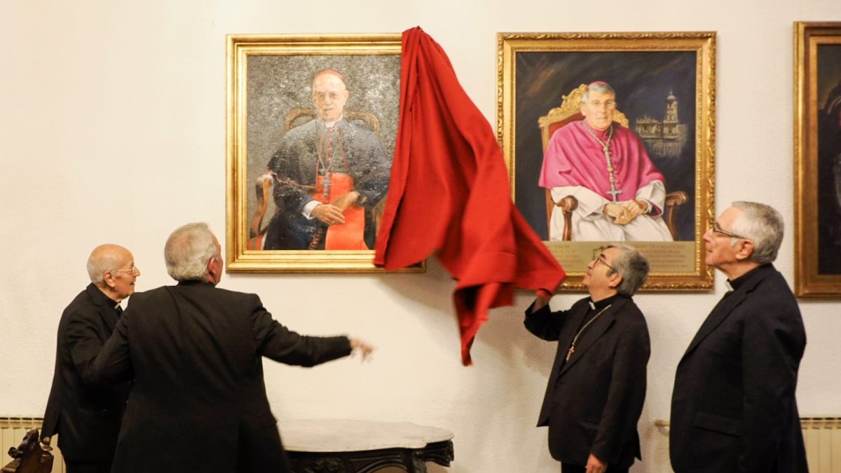 La Archidiócesis de Valladolid entrega al cardenal Ricardo Blázquez el cuadro en recuerdo a su episcopado