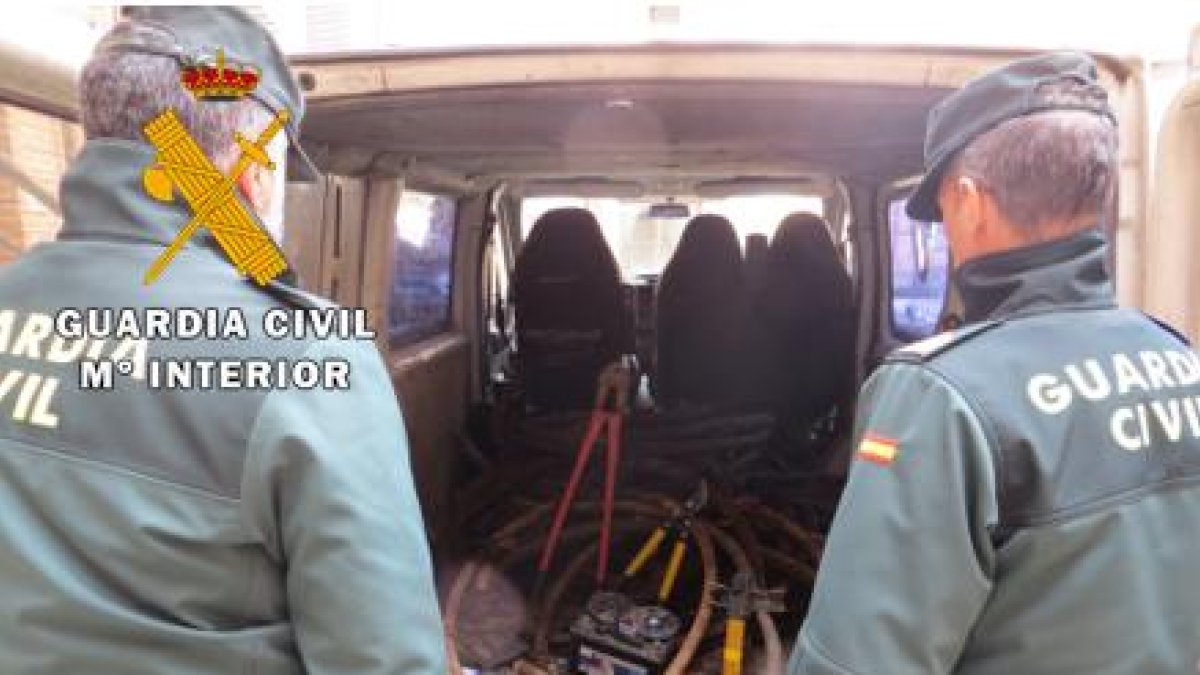 Cable telefónico recuperado por la Guardia Civil