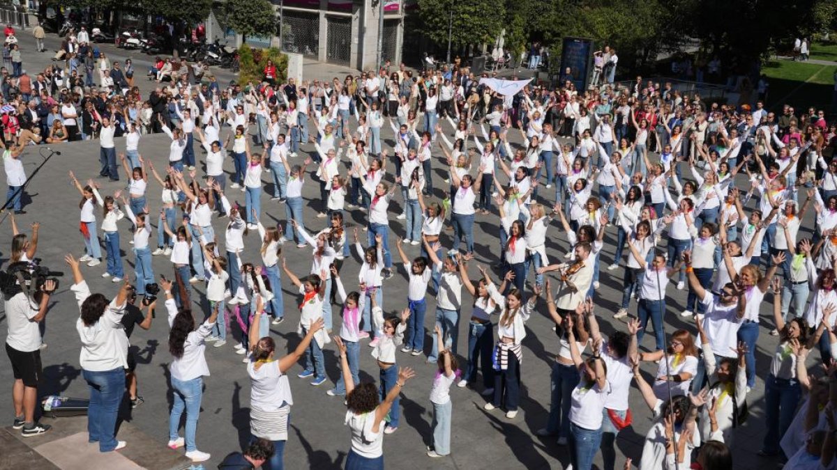 Flashmob en homenaje a Concha Velasco celebrado en la Catedral y Portugalete