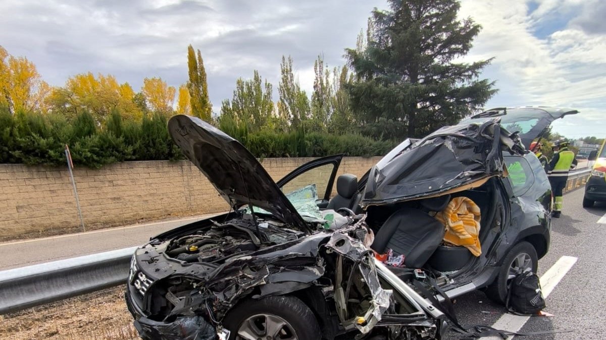 Turismo implicado en el accidente en la A-62 en Cigales (Valladolid).