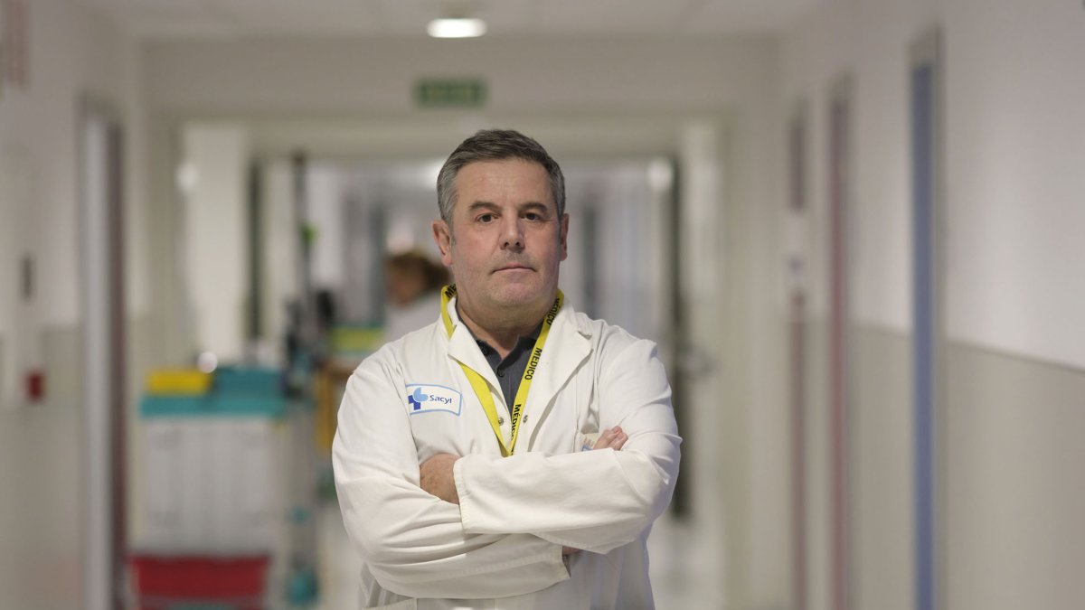 El médico especialista en Traumatología y Cirugía Ortopédica en elCAUSA, Juan Francisco Blanco Blanco.