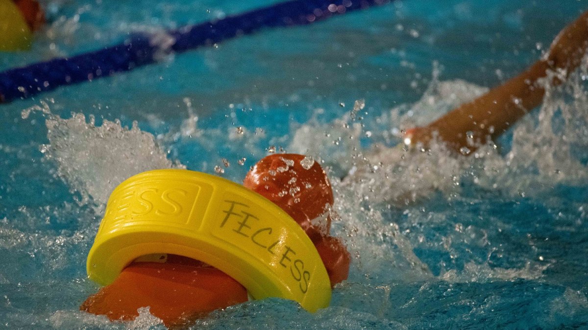 Un momento de una de las pruibas en la piscina de Río Esgueva de Valladolid.