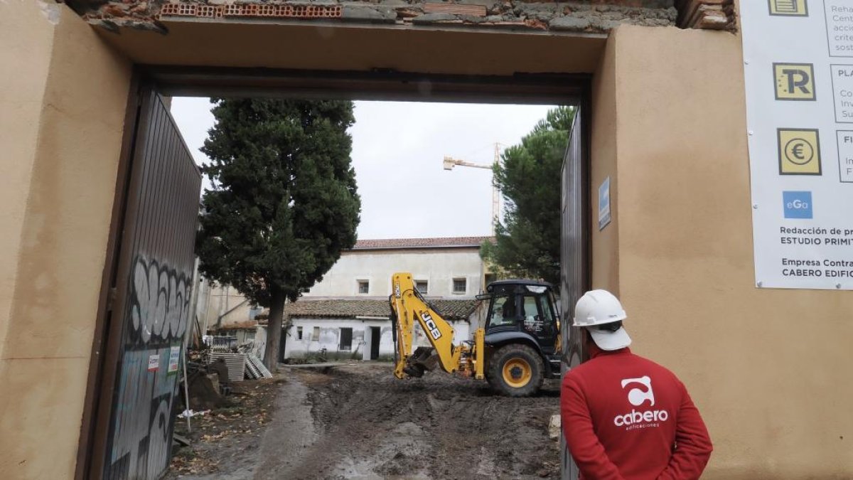 Las máquinas avanzan para convertir Las Catalinas en el centro del vino.
