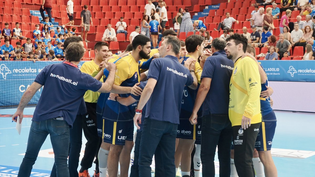 El Recoletas hace piña ante de un partido en Huerta del Rey