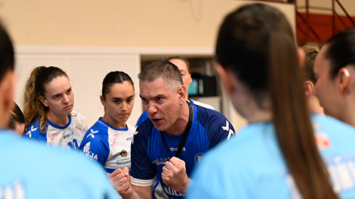 Salva Puig dando instrucciones en Lanzarote.