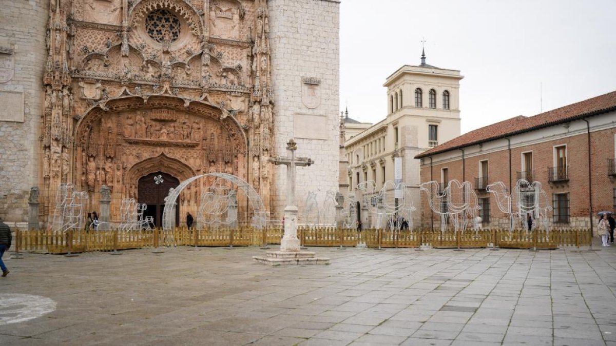 Preparativos de las luces de Navidad.