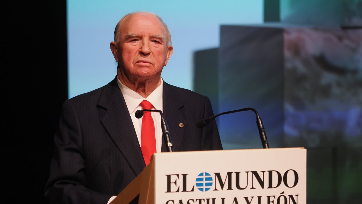 Jesús Yllera, alma mater del grupo Yllera, durante su discurso en los Premios La Posada