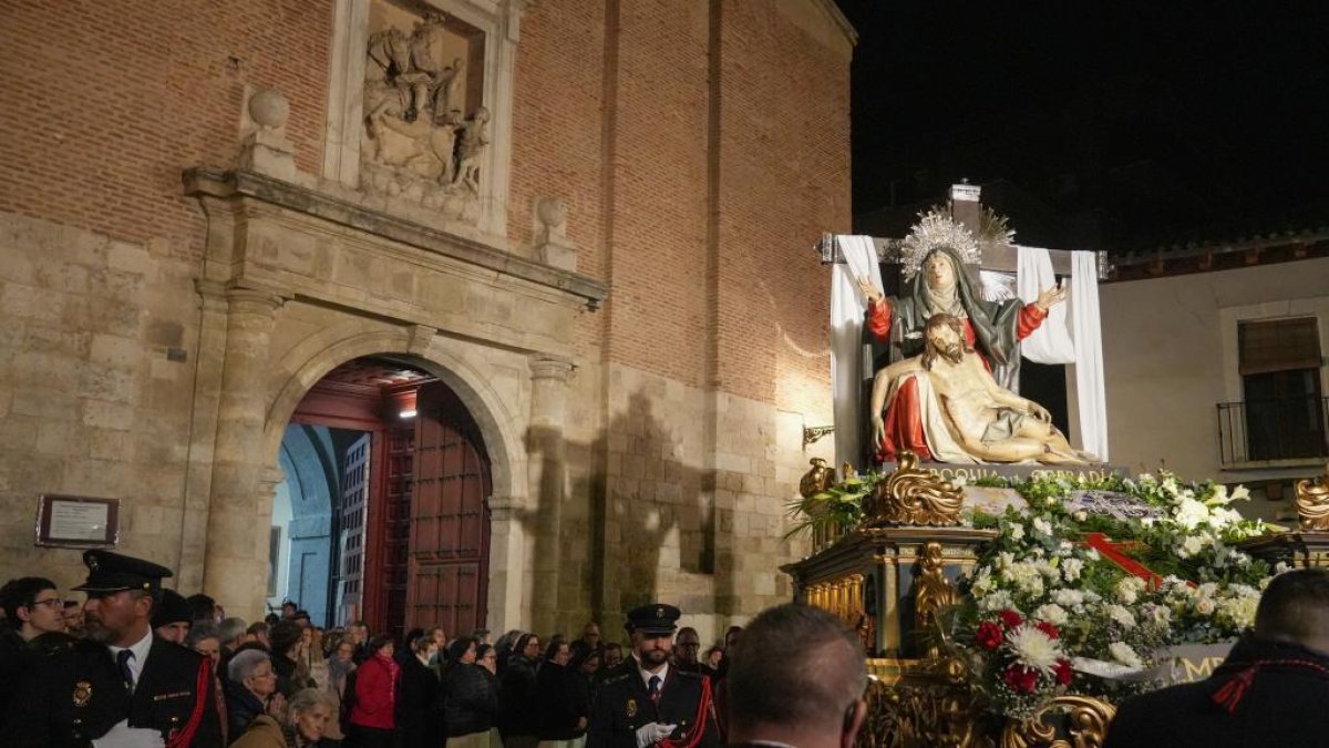 Procesión por el 400 aniversario de la imagen de Nuestra Señora de La Piedad