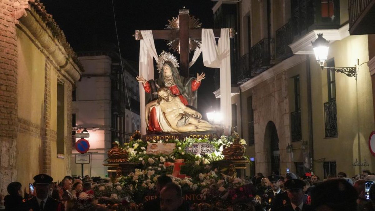 Procesión por el 400 aniversario de la imagen de Nuestra Señora de La Piedad.
