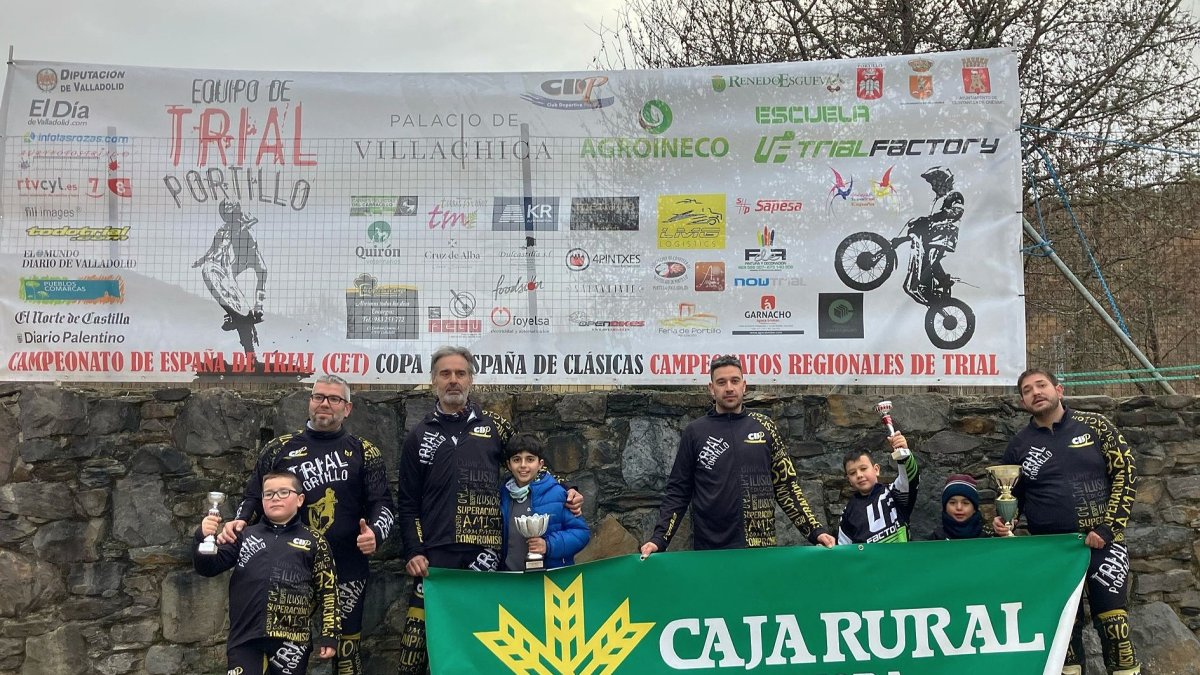 Parejas del CD Portillo premiadas en la última prueba de la temporada.