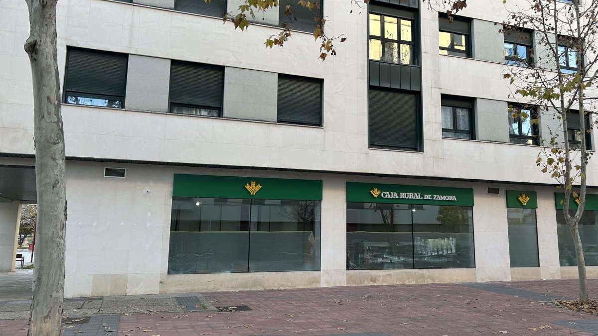 Oficina de Caja Rural de Zamora en el barrio de Villa de Prado, que abrirá próximamente.