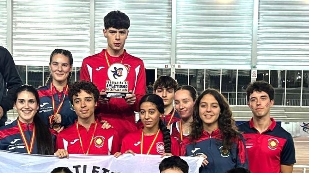 Atletas del CAV presentes en Salamanca.