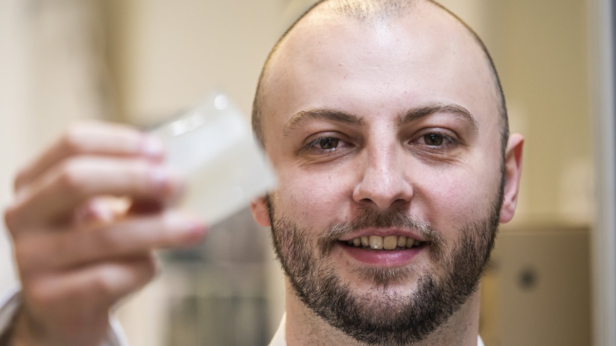 El investigador del Cellular Materials Laboratory (CellMat) de la UVa, Felix Lizalde