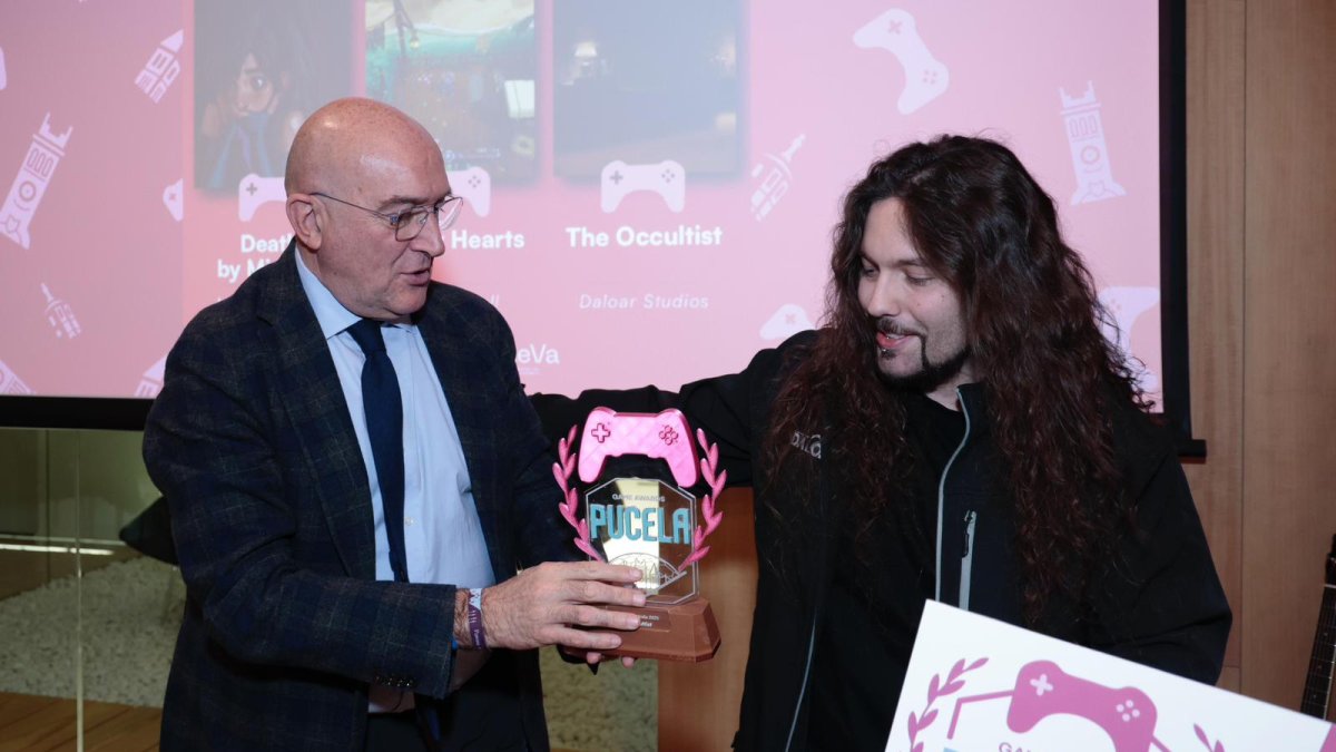 Jesús Julio Carnero y David Lorenzo en los Pucela Game Awards.