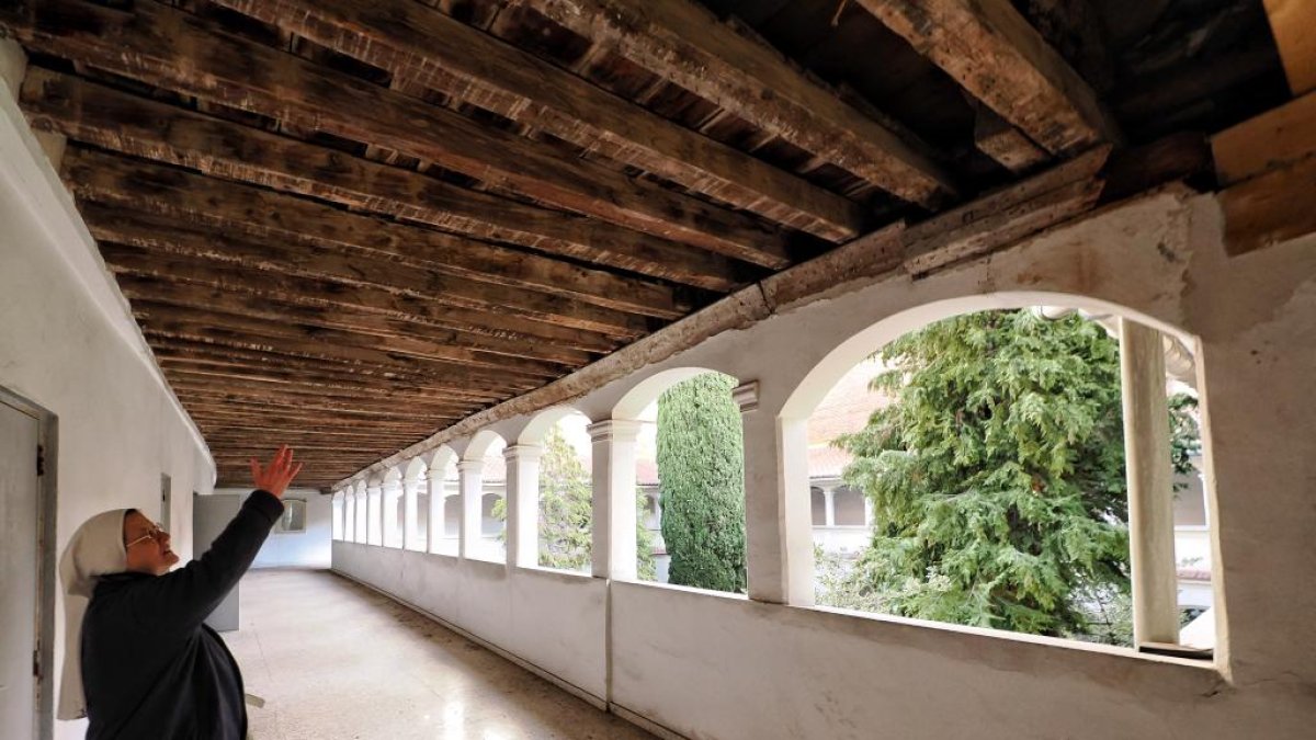 Las monjas de la Concepción muestran la iniciativa de 'Apadrina una viga'