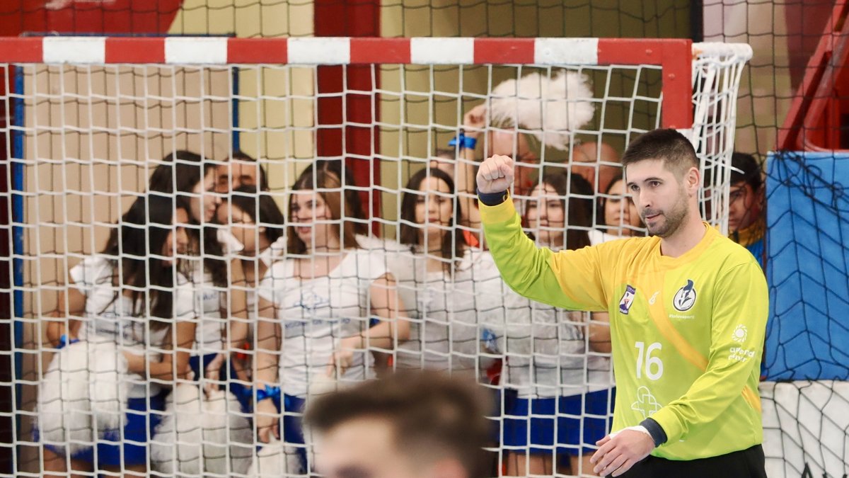 César Pérez celebra una de sus 18 paradas.