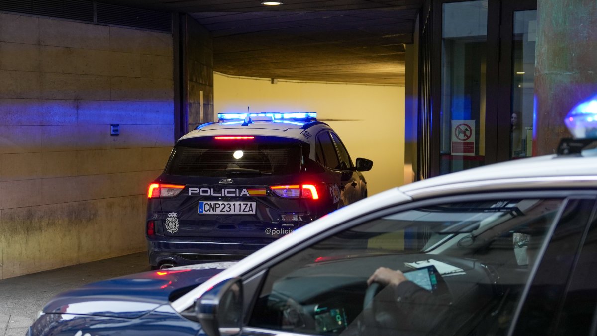 Salida de los juzgados de los detenidos para declarar sobre la incautación de drogas dónde estaba detenido el inspector de la policía nacional.