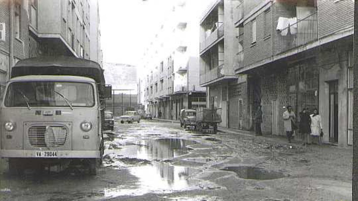 La calle San Lázaro en el barrio de La Victoria en los años 70.