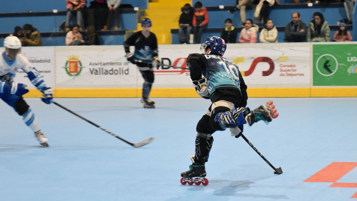 Una acción del partido entre Caja Rural CPLV y Tenerife.