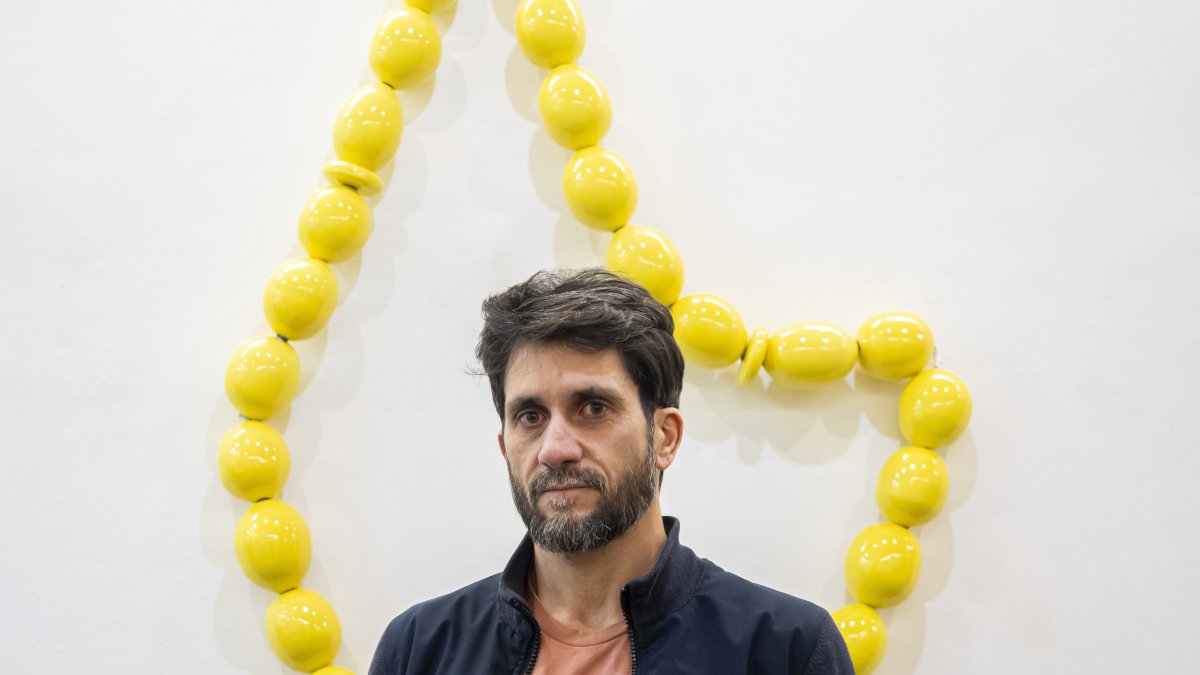 Salim Malla, en la Galería Javier Silva, con la obra 'A flote'