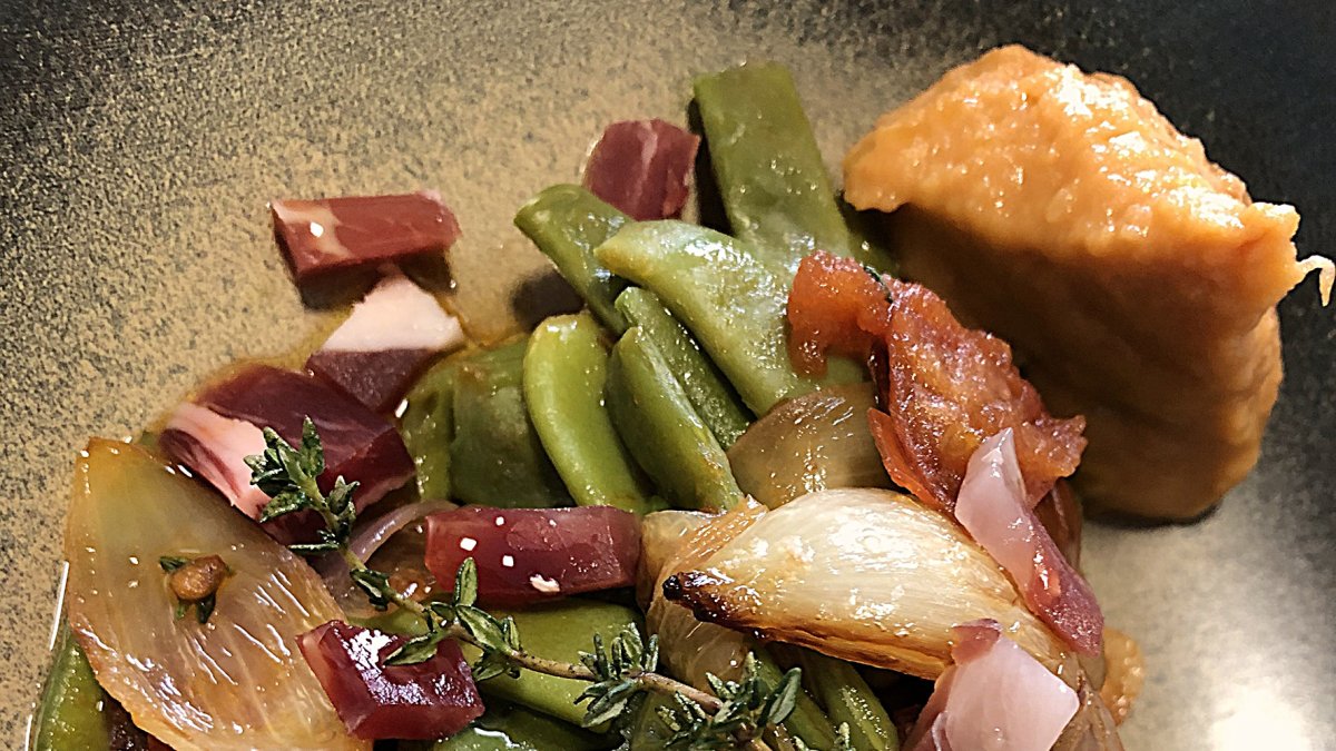 JUDÍAS VERDES SALTEADAS CON CHALOTA Y JAMÓN